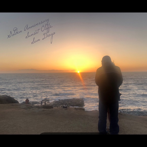 Meet your Posher, Sandy - Picture 2 of 7